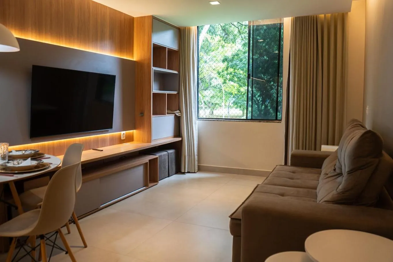 Apto C Wi-Fi, Otima Loc Prox Ao Eixo Monumental Brasilia 0*,